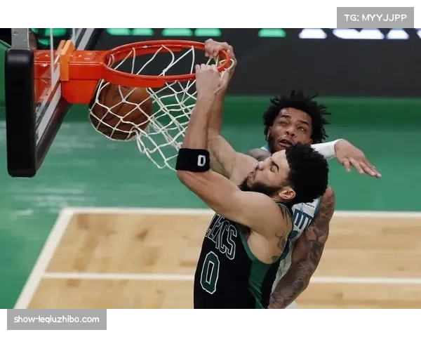 黄蜂针对凯尔特人沉退防守，中距离跳投与抛投成为主要得分手段